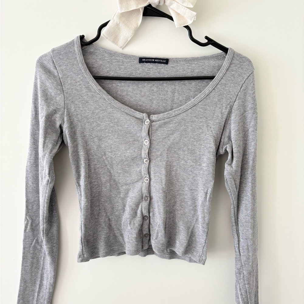 Brandy Melville Light Gray Button-Up Top